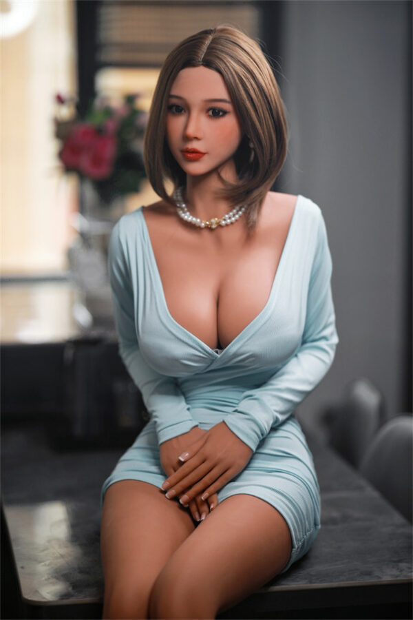 Love Doll De 166CM Que Te Mira Con Inocencia Y Te Provoca - Imagen 5